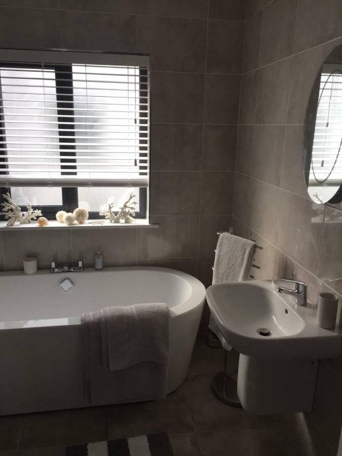 سترابين Bradley'S Bed & Breakfast المظهر الخارجي الصورة